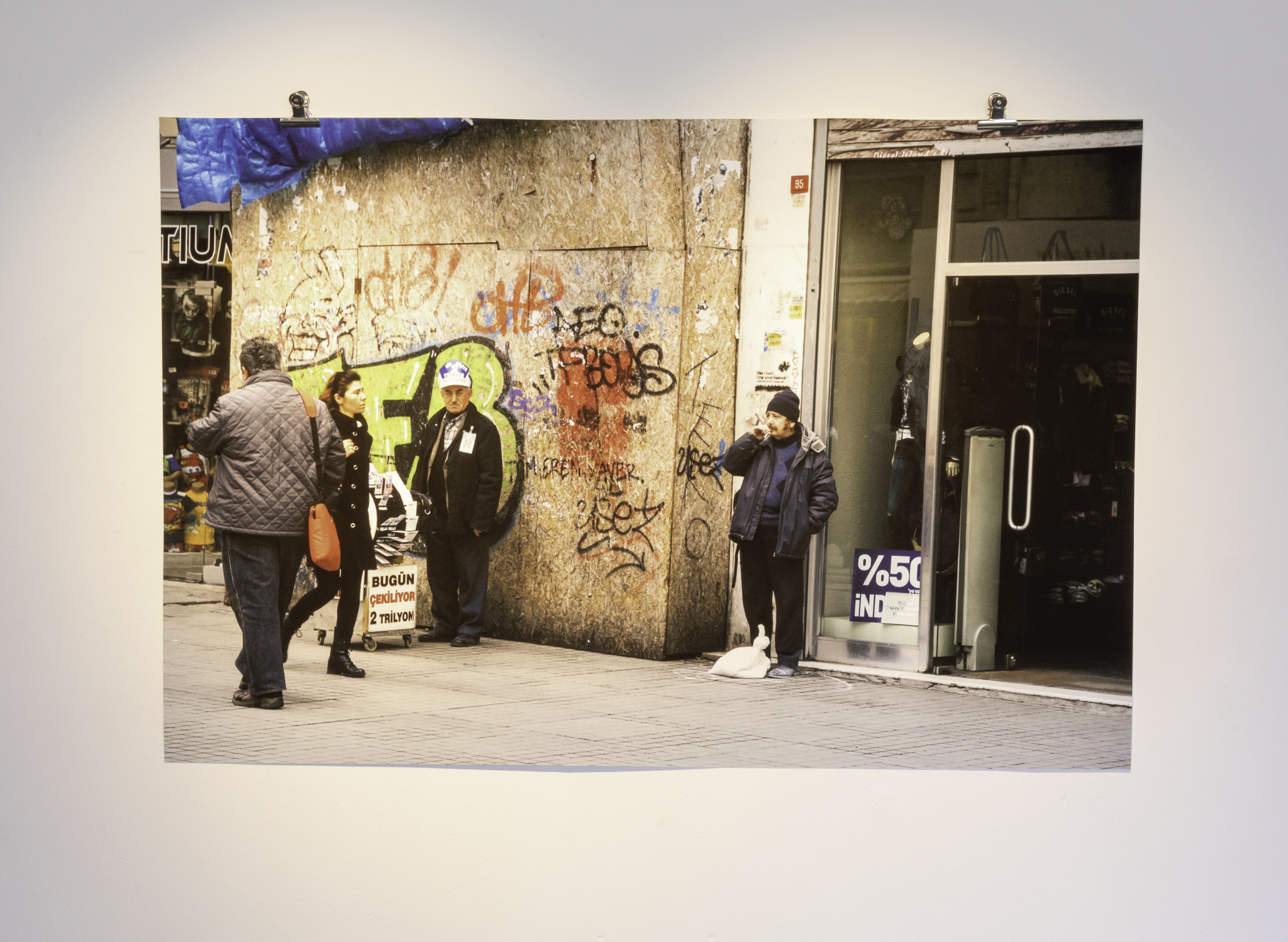 Cummins, Istiklál Caddesi, Istanbul, 2012.Photo by Serkan Taykan.  Photo on Hahnemuhle Rag, 81 x 122cm 